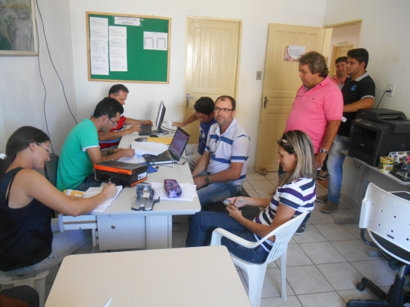 PREGÃO PRESENCIAL PARA COMPRA DE PNEUS E MEDICAMENTOS