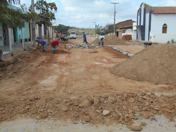 PAVIMENTAÇÃO DA RUA DR. MANOEL CASADO