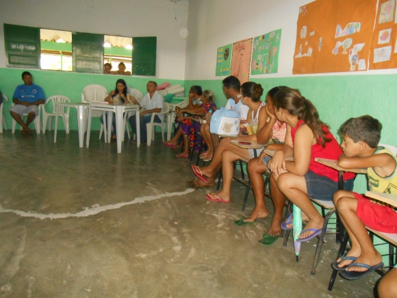 PREFEITO DE SOSSEGO REÚNE CONTEMPLADOS DO KIT-BANHEIRO