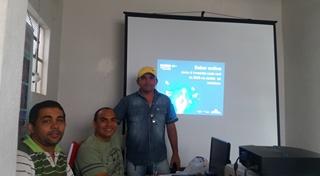 PREFEITO DE SOSSEGO ENREGA TABLETS AOS AGENTES DE SAÚDE