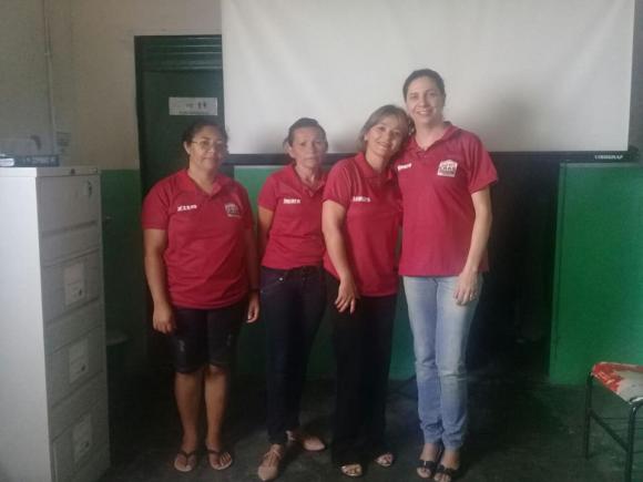 PREFEITURA ENTREGA FARDAMENTOS NO CRAS