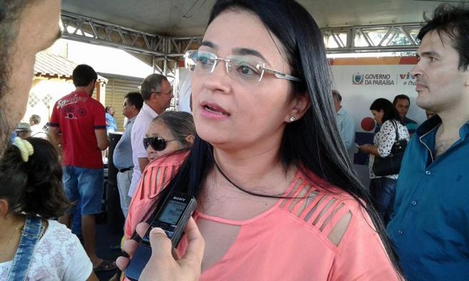 GOVERNADOR ASSINA ORDEM DE SERVIÇO EM SOSSEGO