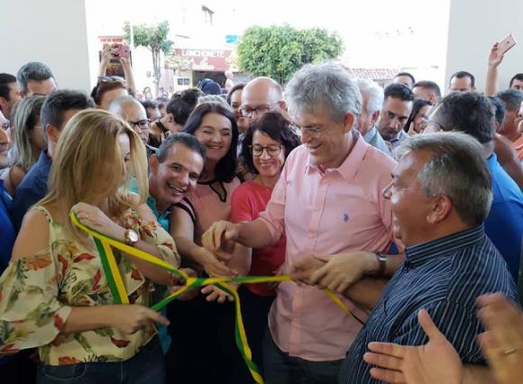 PREFEITA DE SOSSEGO ACOMPANHA GOVERNADOR NA ENTREGA DAS REFORMAS E AMPLIAÇÃO DO HOSPITAL REGIONAL DE PICUÍ