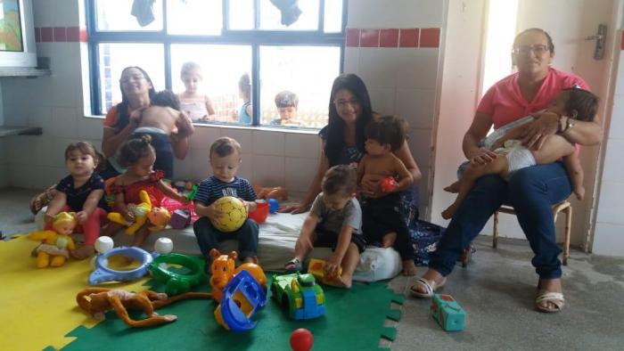 PREFEITURA ENTREGA BRINQUEDOS NA CRECHE CRIANÇA FELIZ