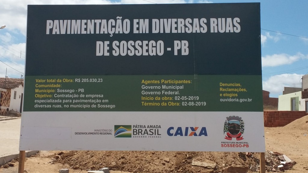 SEGUE O TRABALHO, MAIS UM CALÇAMENTO CONCLUÍDO.