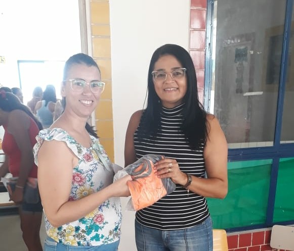 Gestão Municipal de Sossego entrega fardamentos para 180 crianças da Creche Municipal