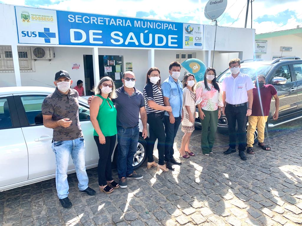 Prefeita de Sossego entrega dois veículos no aniversário da cidade