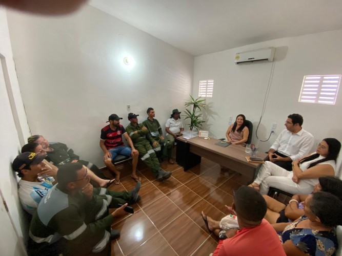 Prefeita Vanusa se reúne com equipes para alinhar melhorias para os garis